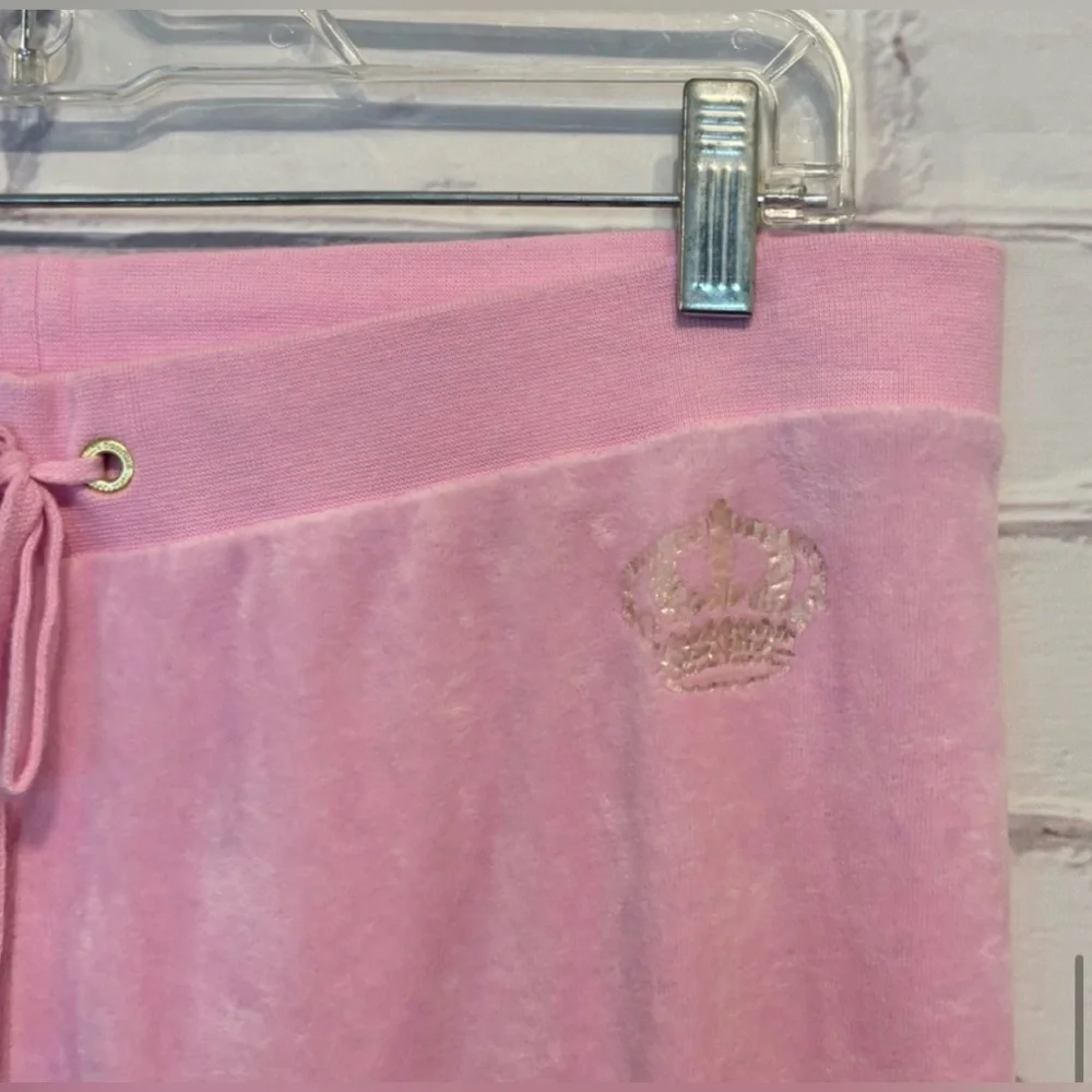 Juicy Couture's Pink Velour J Bling Tracksuit - Médium Bottoms